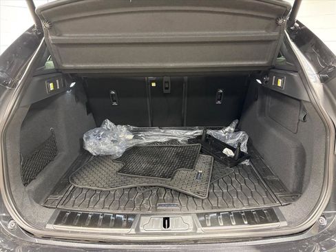 Used 2025 Jaguar F-PACE R-Dynamic S image 43