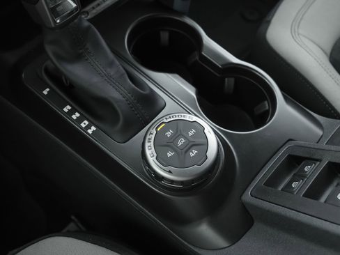 Used 2023 Ford Bronco Wildtrak image 16