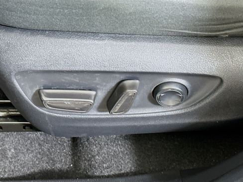 Used 2020 Toyota RAV4 XLE FWD image 13