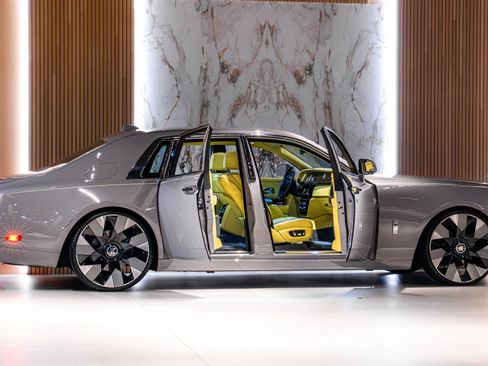 Used 2024 Rolls-Royce Phantom image 5