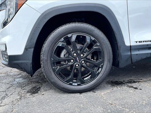 Used 2022 GMC Terrain SLT w/ Elevation Edition AWD/4WD image 2