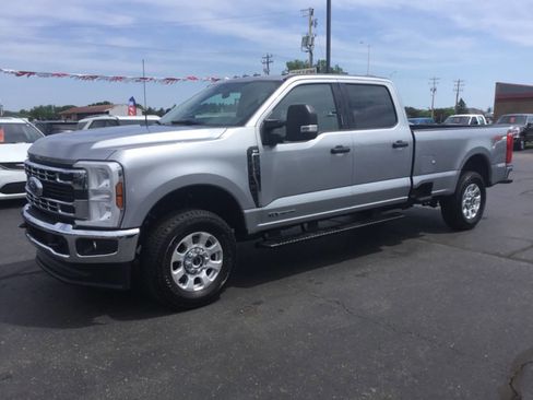 Used 2024 Ford F250 XLT AWD/4WD image 1