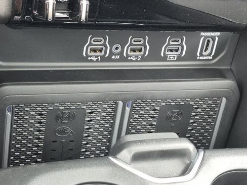 New 2026 RAM 1500 Laramie AWD/4WD image 29