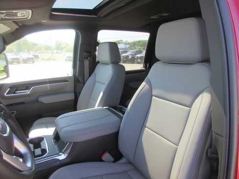 New 2026 GMC Sierra 3500 SLT w/ SLT Premium Package AWD/4WD image 13