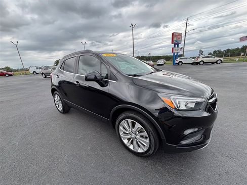 Used 2020 Buick Encore Preferred w/ Safety Package FWD image 9
