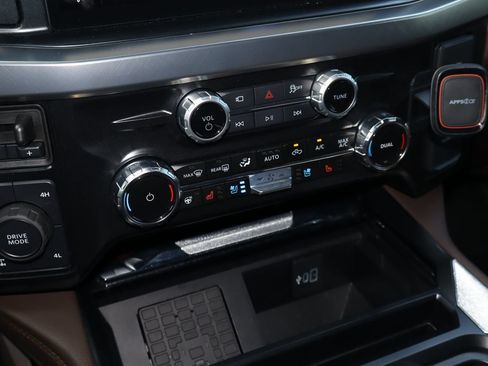 Used 2025 Ford F250 King Ranch w/ FX4 Off-Road Package AWD/4WD image 24