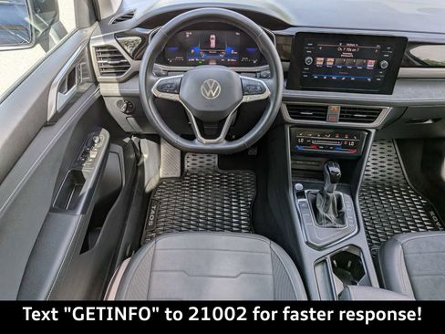 Used 2025 Volkswagen Taos SE FWD image 18