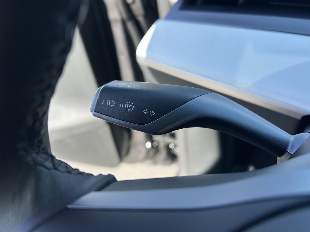 Used 2024 Tesla Model Y Long Range RWD image 26