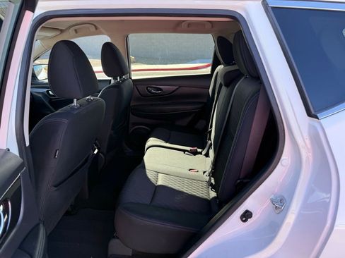 Used 2017 Nissan Rogue SV image 20