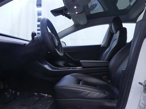 Used 2019 Tesla Model 3 Standard Range Plus image 22