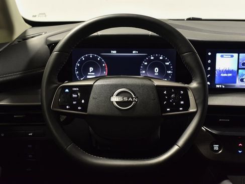 Used 2025 Nissan Murano SV image 16