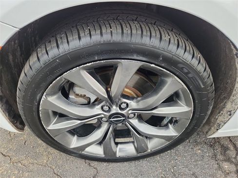 Used 2015 Chrysler 200 S w/ Navigation & Sound Group I image 17