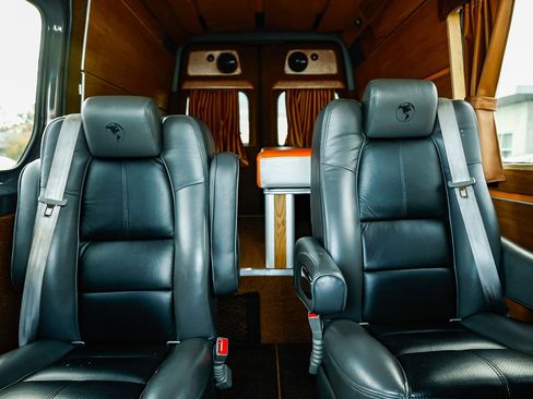 Used 2024 Mercedes-Benz Sprinter 2500 image 20