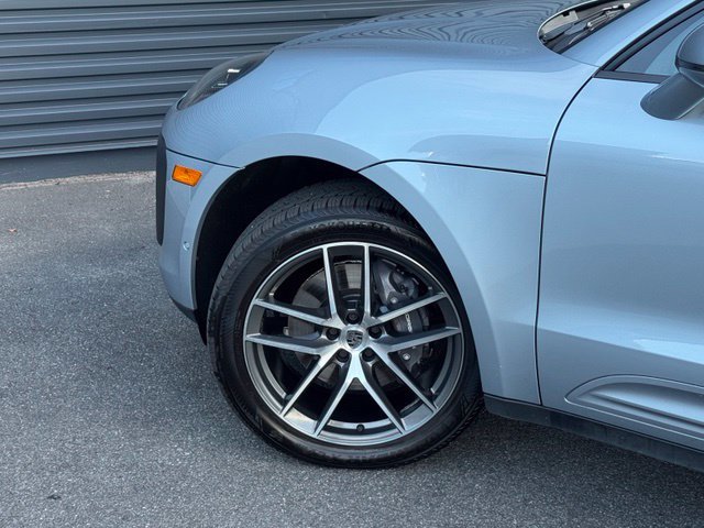 Used 2023 Porsche Macan AWD/4WD image 12