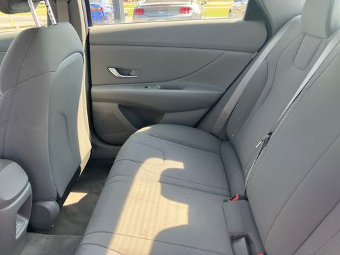 Used 2024 Hyundai Elantra SE FWD image 21