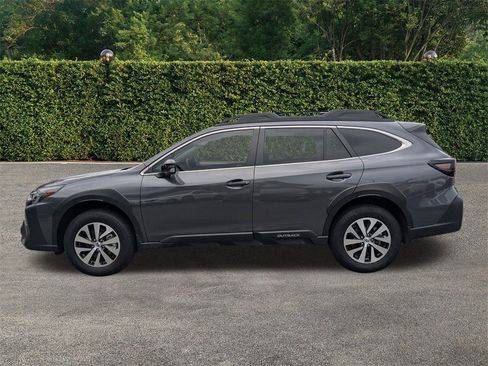 Used 2025 Subaru Outback Premium image 7