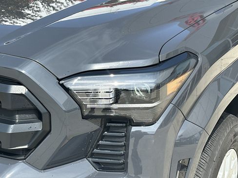 Used 2026 Toyota Tacoma SR5 AWD/4WD image 11