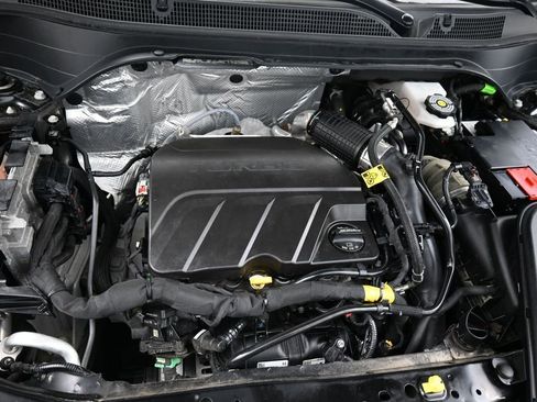 Used 2024 Chevrolet Trax RS w/ Driver Confidence Package FWD image 16