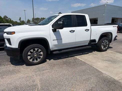 Used 2023 Chevrolet Silverado 2500 Custom w/ Custom Value Package AWD/4WD image 3