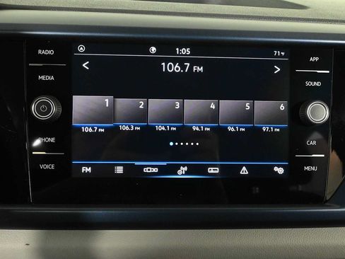Certified 2023 Volkswagen Taos SE FWD image 25