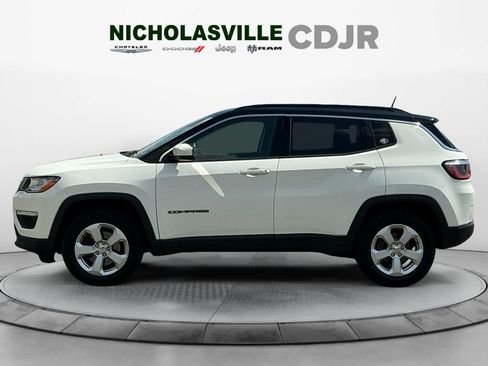 Used 2018 Jeep Compass Latitude w/ Popular Equipment Group AWD/4WD image 2