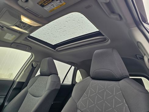 Used 2025 Toyota RAV4 XLE w/ Convenience Package image 29