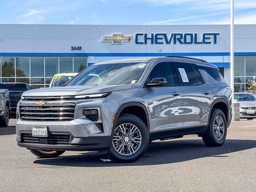 Used 2026 Chevrolet Traverse LT w/ Enhanced Driving Package AWD/4WD image 1