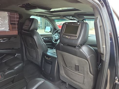 Used 2017 Cadillac Escalade Platinum AWD/4WD image 42