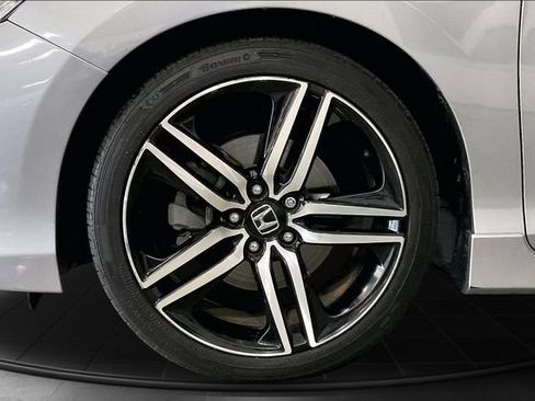 Used 2017 Honda Accord Sport image 9