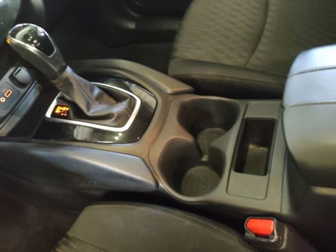 Used 2019 Nissan Rogue S image 26