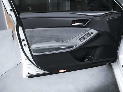 Used 2019 Toyota Avalon XSE w/ Carpet Mat Package image 25