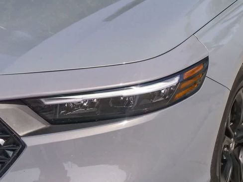 Used 2025 Honda Accord SE image 4