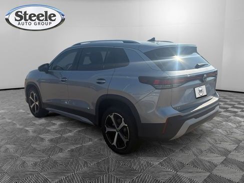 New 2025 Volkswagen Tiguan SE image 3