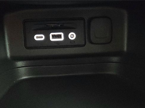 Used 2023 Chevrolet Equinox LT FWD image 29