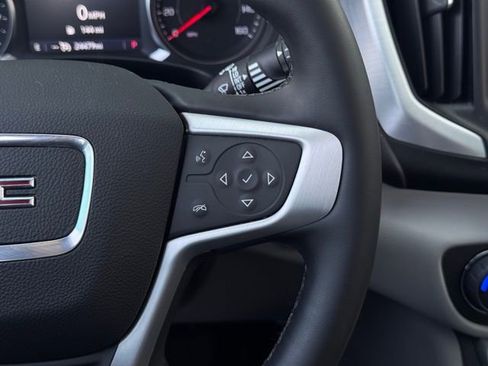 Used 2023 GMC Terrain SLT image 30