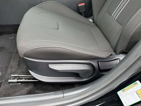 Used 2026 Hyundai Elantra Sport FWD image 17