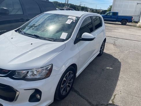 Used 2020 Chevrolet Sonic LT w/ Convenience Package FWD image 3