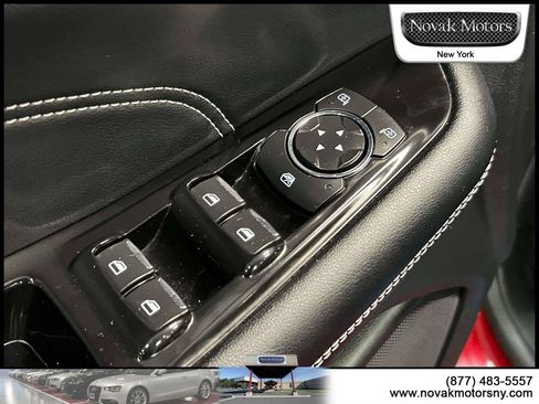 Used 2020 Ford Edge Titanium FWD image 19