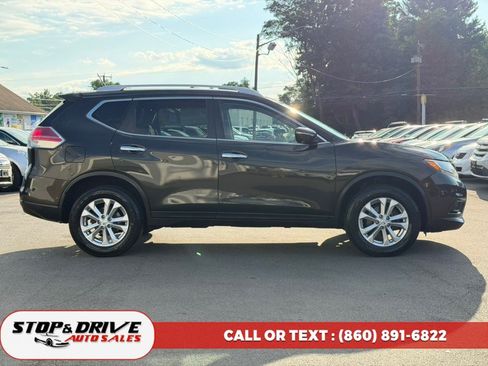 Used 2015 Nissan Rogue SV w/ SV Premium Package AWD/4WD image 4