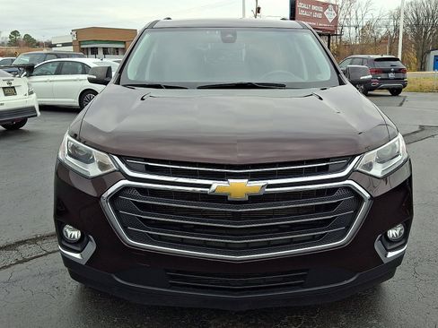 Used 2021 Chevrolet Traverse LT image 2