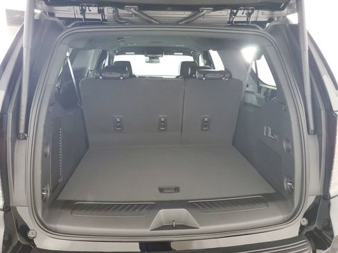 New 2026 Chevrolet Suburban LT image 32