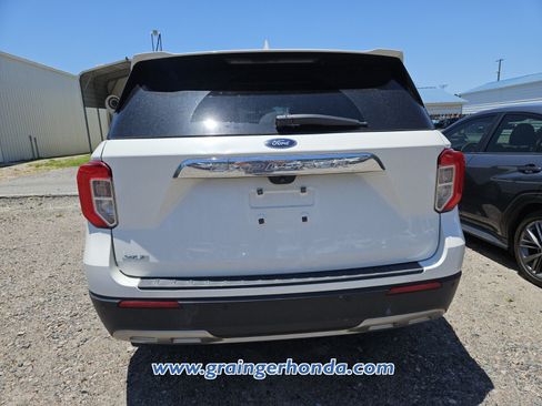 Used 2023 Ford Explorer XLT w/ Equipment Group 202A RWD image 8