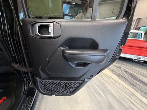 Used 2020 Jeep Gladiator Rubicon AWD/4WD image 48