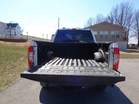 Used 2022 Ford F250 XL w/ Power Equipment Group AWD/4WD image 5