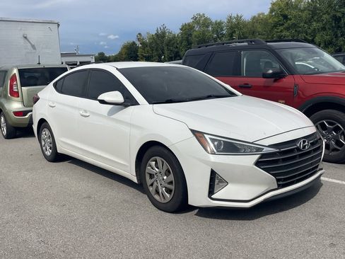 Used 2020 Hyundai Elantra SE w/ Cargo Package (C1) FWD image 1