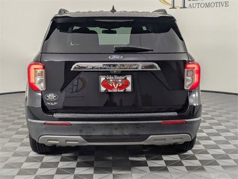 Used 2021 Ford Explorer XLT w/ Equipment Group 202A image 6