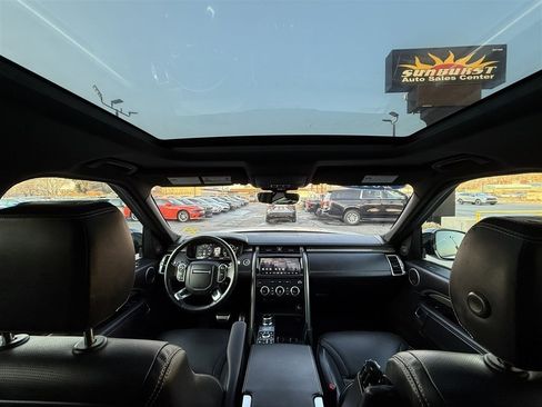 Used 2018 Land Rover Discovery HSE image 26