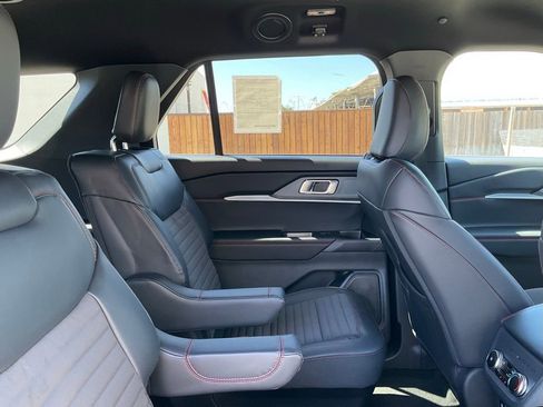 New 2026 Ford Explorer ST-Line w/ ST-Line Street Pack image 27