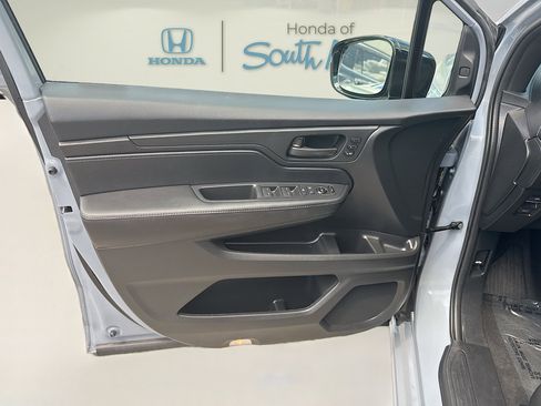 Used 2024 Honda Odyssey Sport image 19
