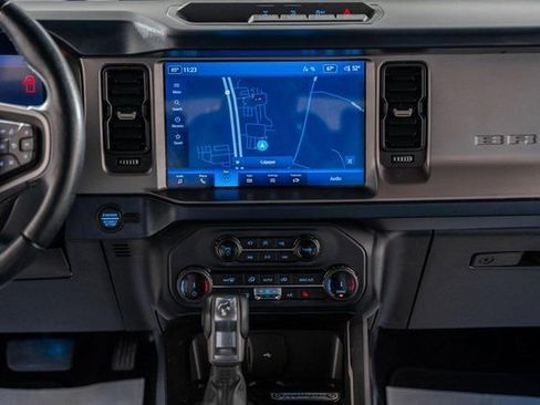 Used 2022 Ford Bronco Outer Banks image 23